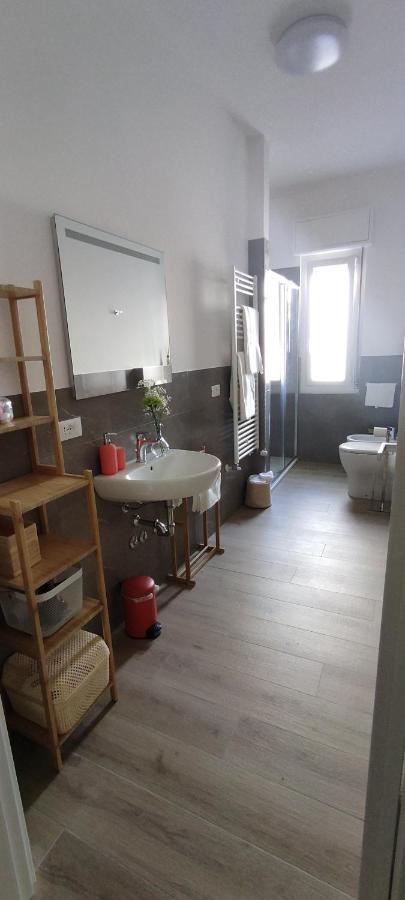Interno Nove - Appartamento A Corsico Extérieur photo